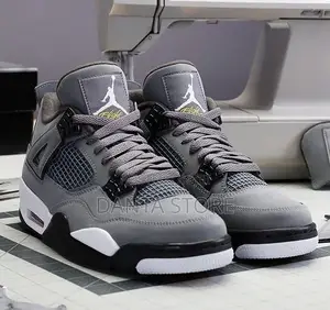 Jordan 4’S