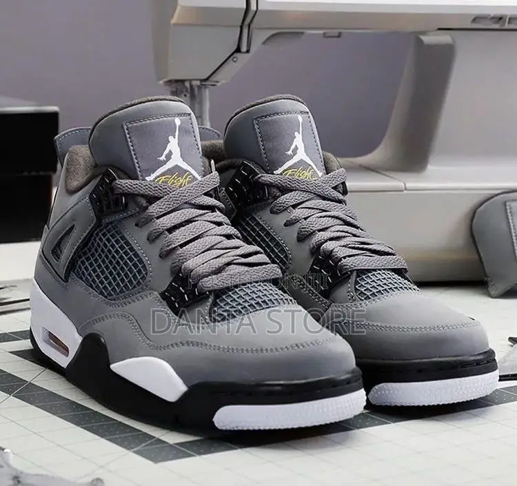 Jordan 4’S