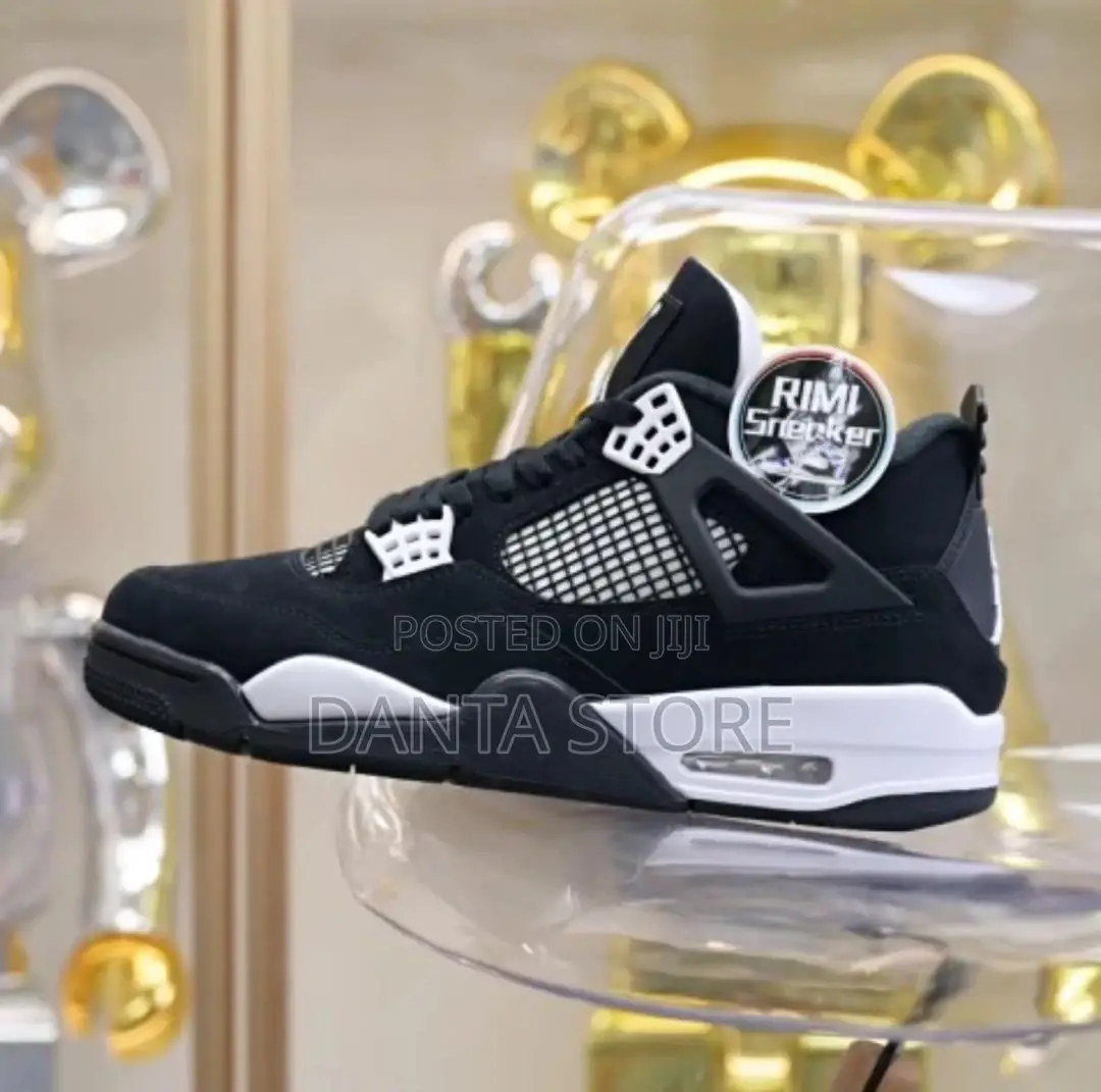 Jordan 4’S