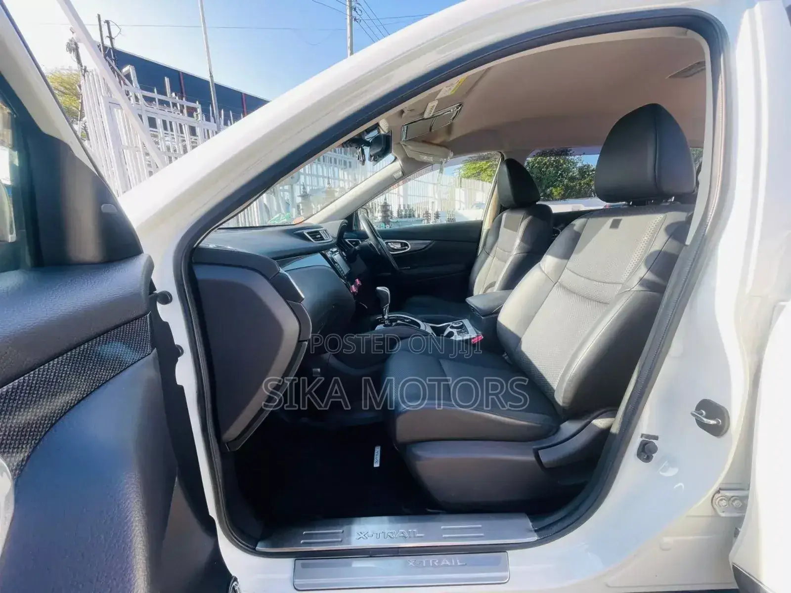 Nissan X-Trail 2.0 Petrol FWD 2015 White