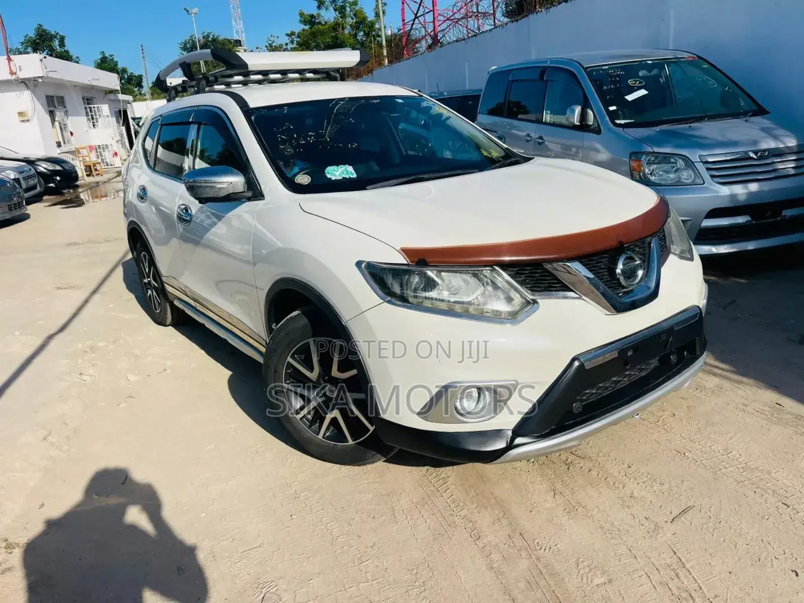 Nissan X-Trail 2.0 Petrol FWD 2015 White