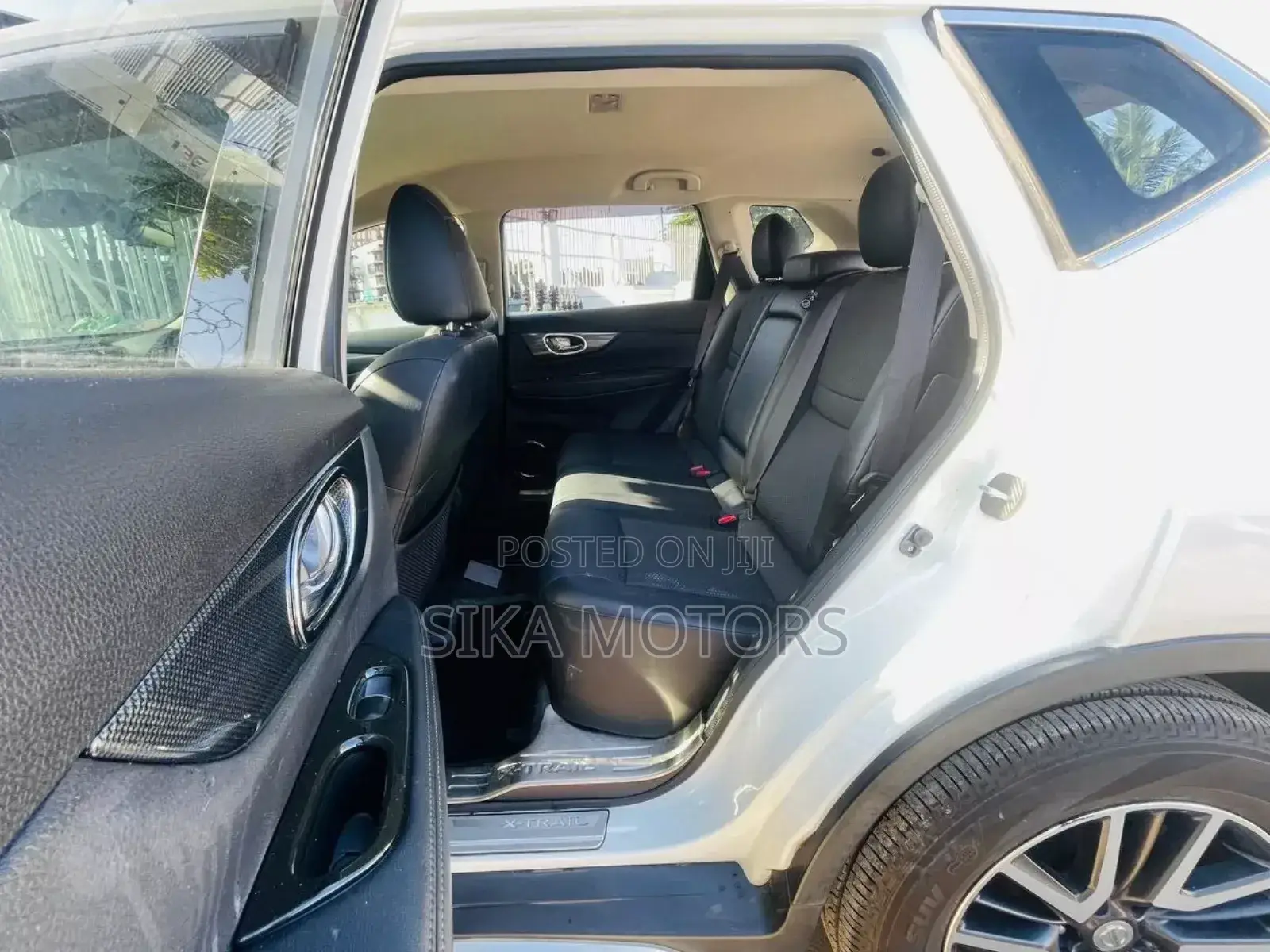 Nissan X-Trail 2.0 Petrol FWD 2015 White