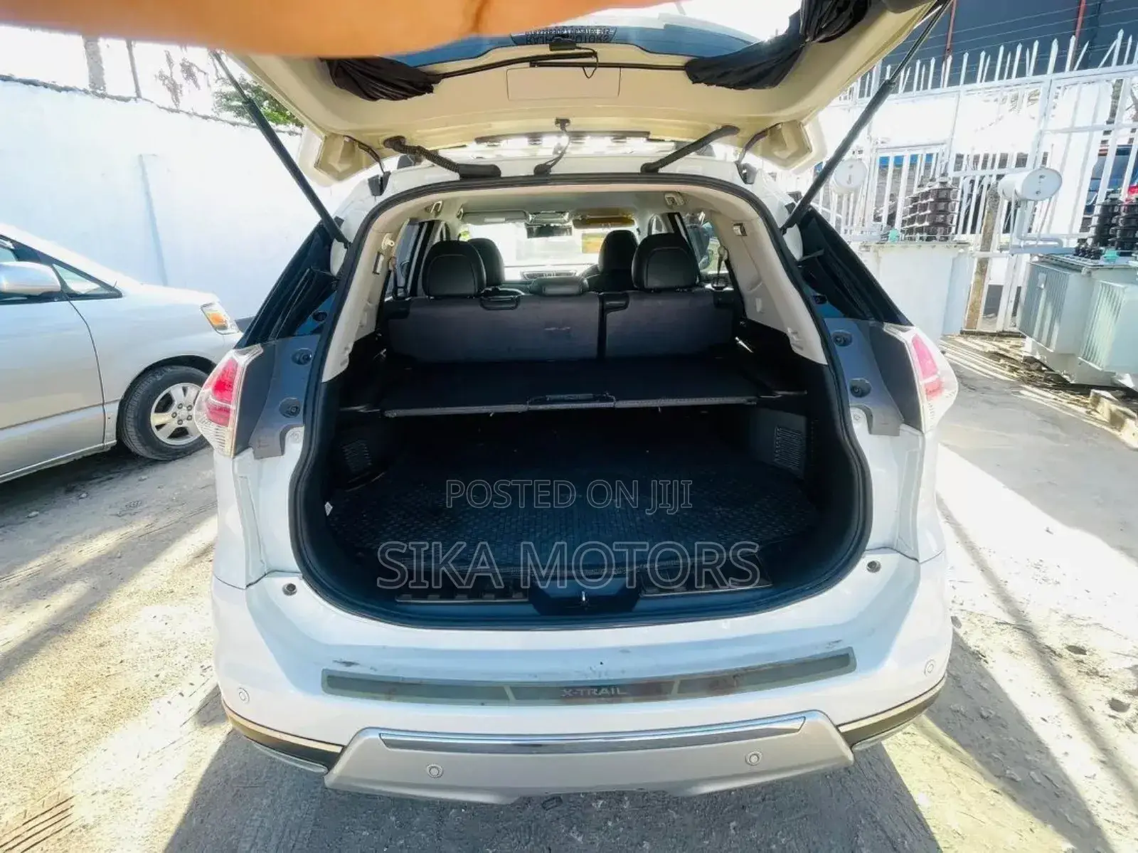 Nissan X-Trail 2.0 Petrol FWD 2015 White