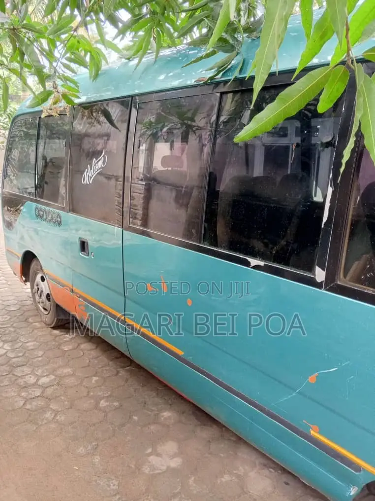Toyota Coaster 2004 Blue