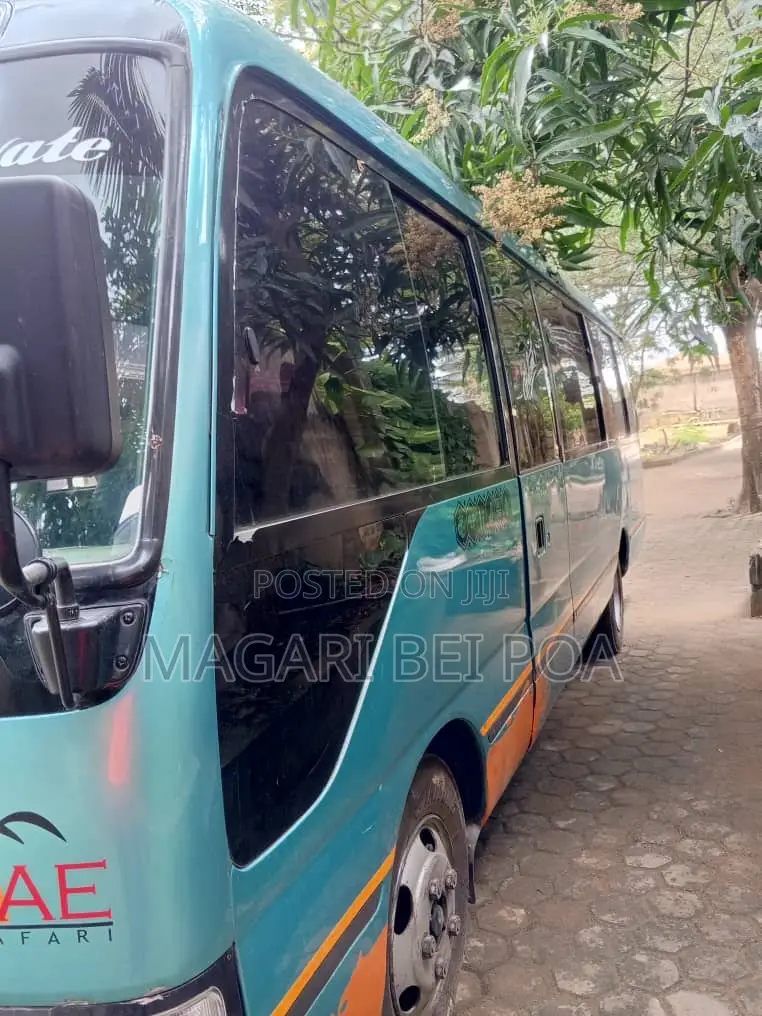 Toyota Coaster 2004 Blue
