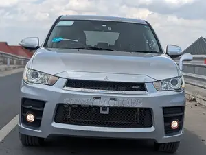 Mitsubishi Outlander 2011 Silver