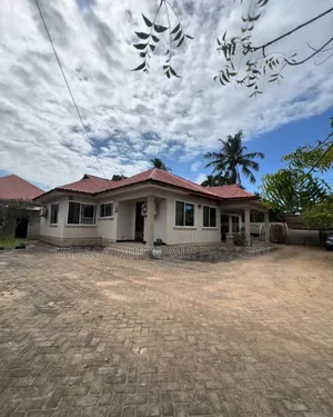 3bdrm House in Kunduchi Beach for sale