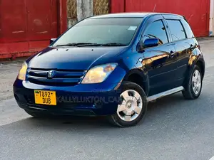 Toyota IST 2005 Blue