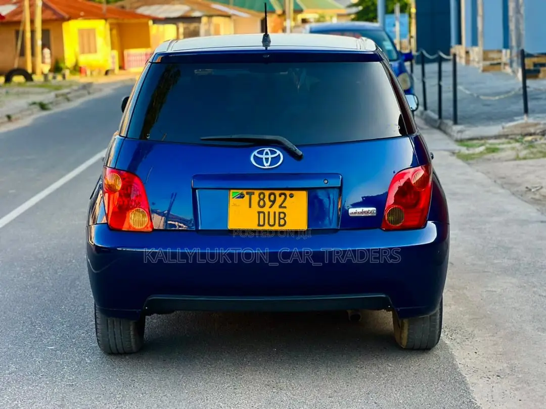 Toyota IST 2005 Blue