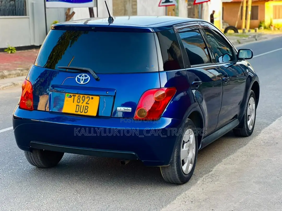 Toyota IST 2005 Blue