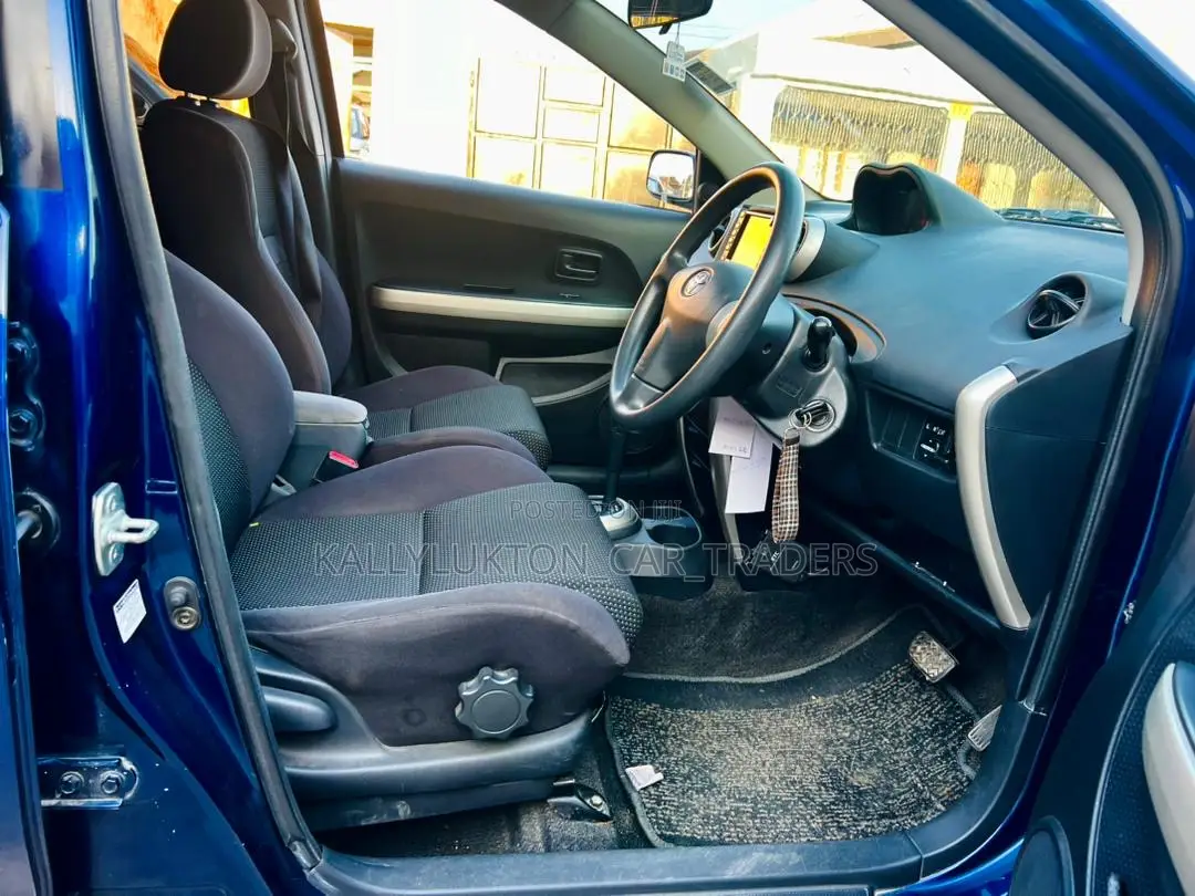 Toyota IST 2005 Blue