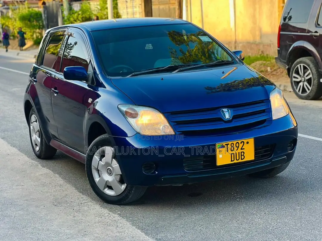 Toyota IST 2005 Blue