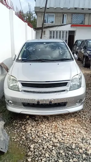 Toyota IST 2005 Silver