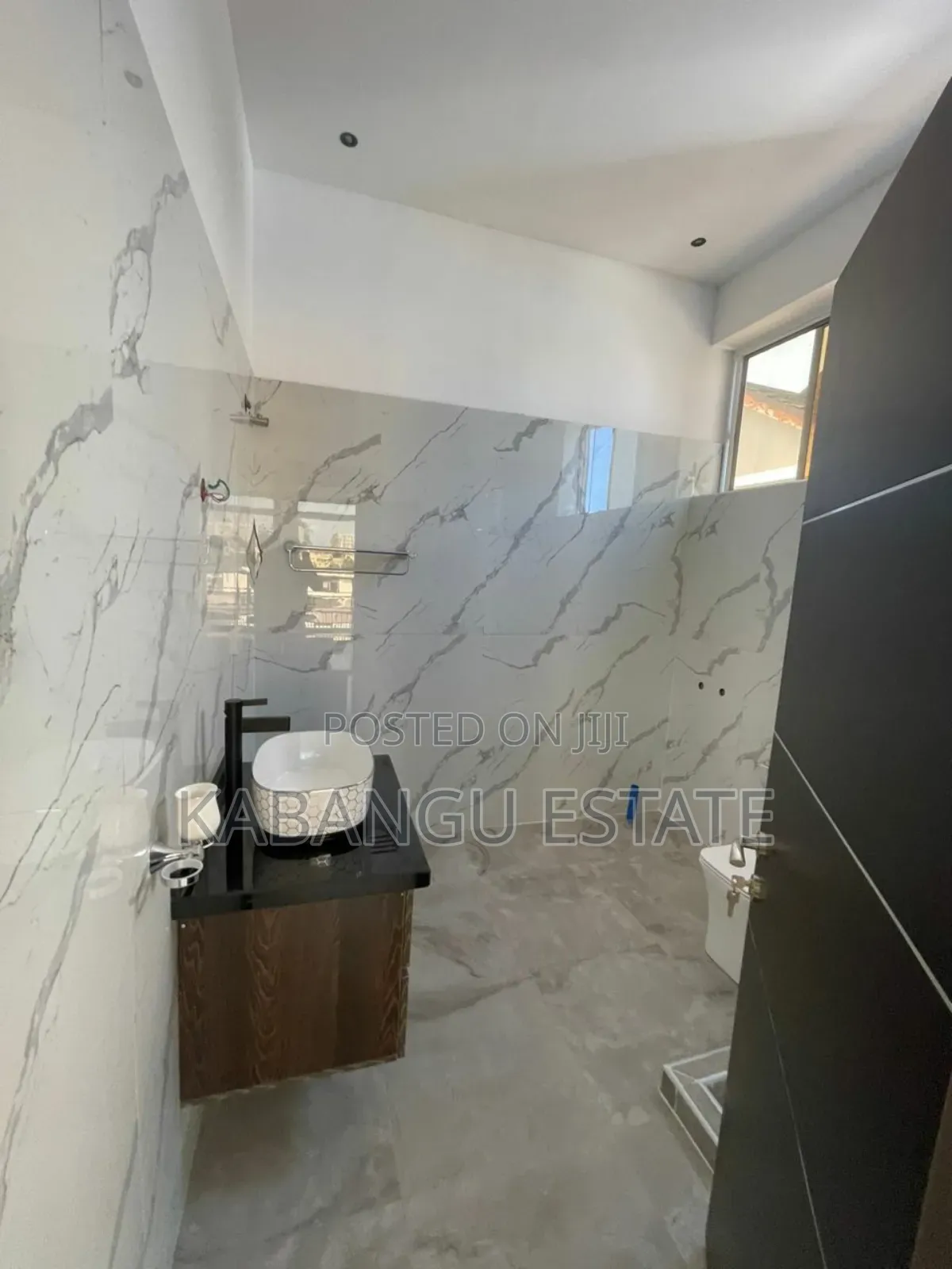 4bdrm Apartment in Oysterbay for rent