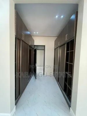 4bdrm Apartment in Oysterbay for rent