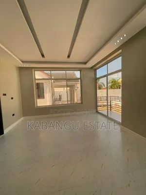 4bdrm Apartment in Oysterbay for rent