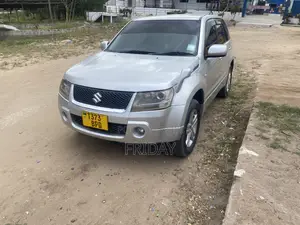 Suzuki Escudo 2005 Silver
