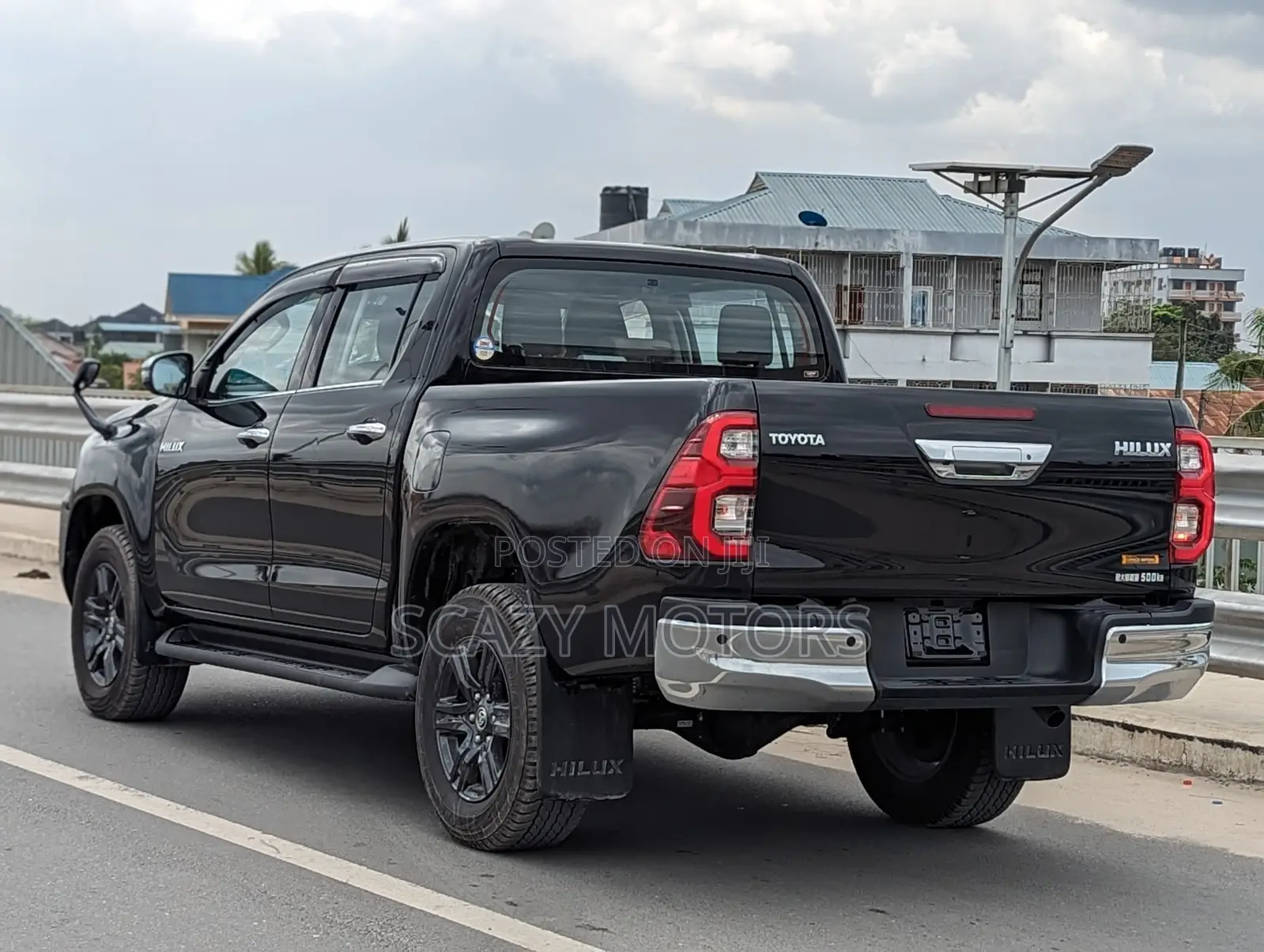 Toyota Hilux 2022 Black