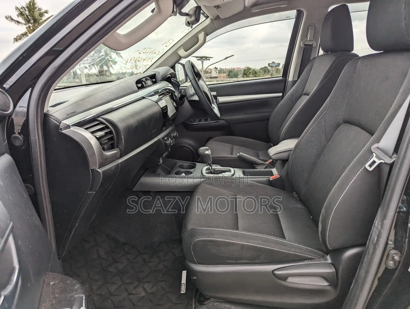 Toyota Hilux 2022 Black