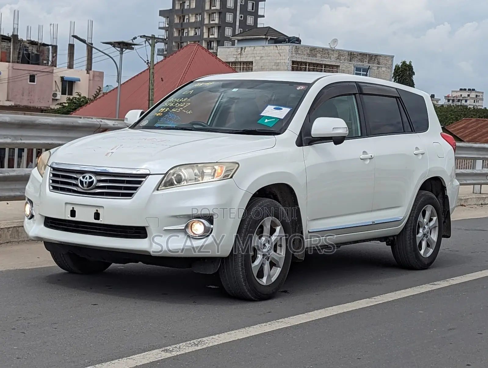 Toyota Vanguard 2010 White