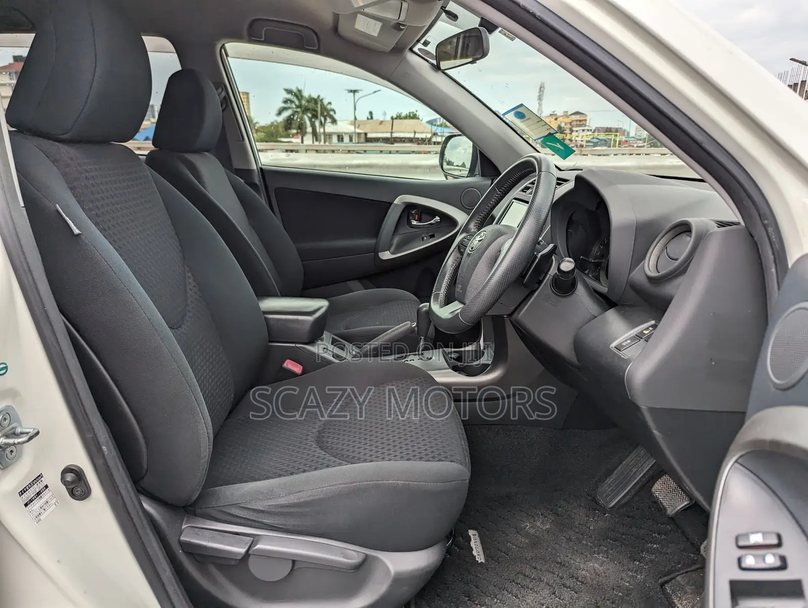 Toyota Vanguard 2010 White