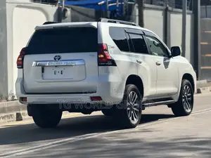 Toyota Land Cruiser Prado 2.8 2019 White