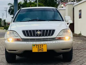 Toyota Harrier 2004 White