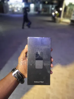 New Samsung Galaxy Z Flip 5 256 GB Black