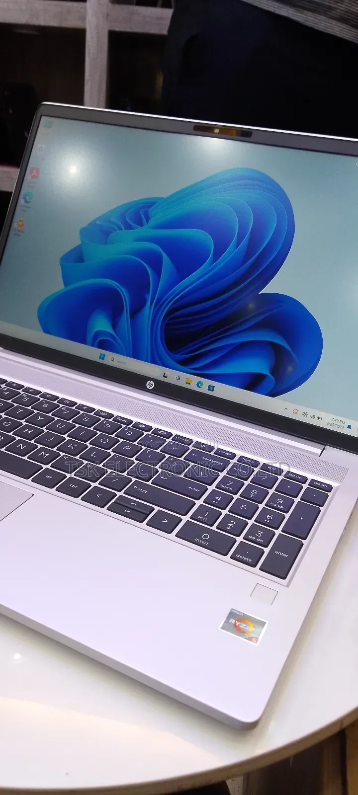 New Laptop HP ProBook 445 G9 8GB AMD Ryzen 5 SSD 256GB