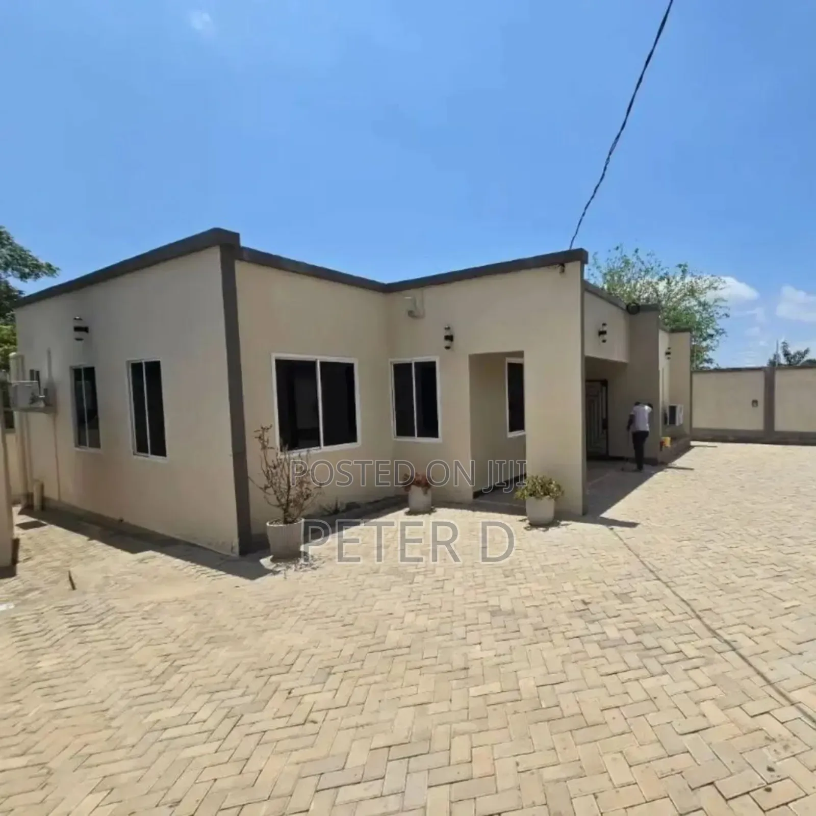 3bdrm House in Goba for sale