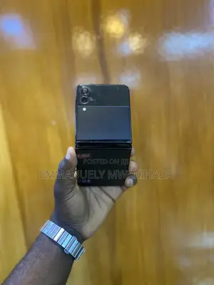 Samsung Galaxy Z Flip4 128 GB Black