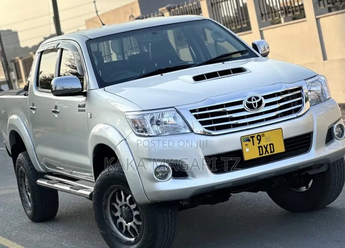 Toyota Hilux 2014 Silver