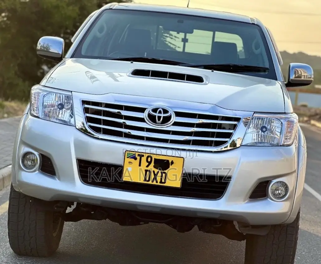 Toyota Hilux 2014 Silver