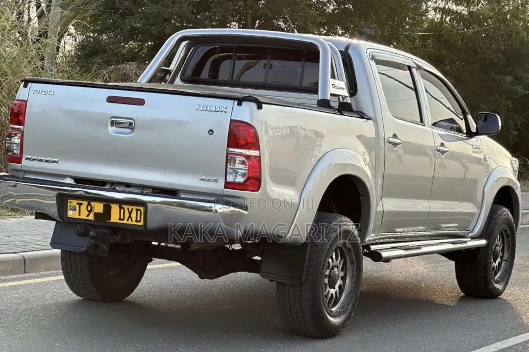 Toyota Hilux 2014 Silver