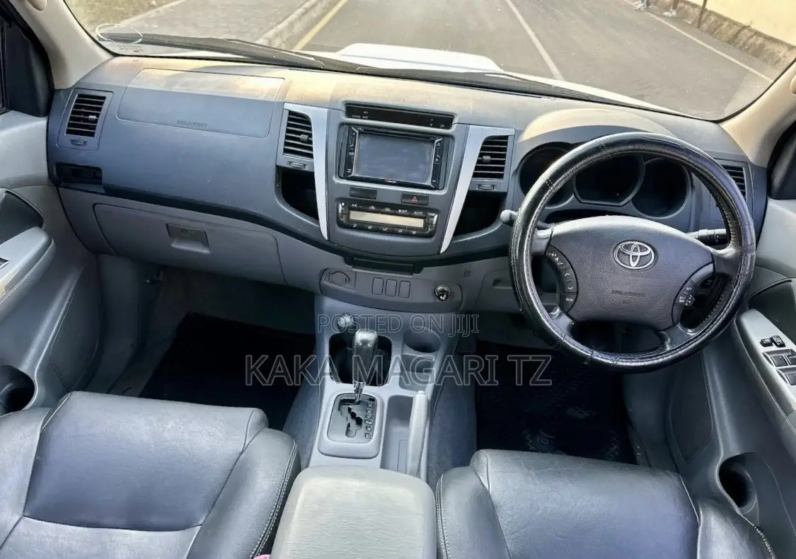 Toyota Hilux 2014 Silver