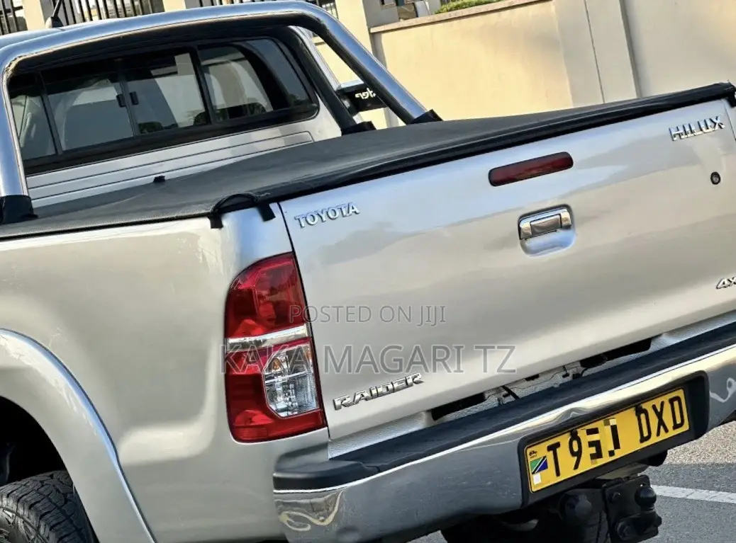 Toyota Hilux 2014 Silver