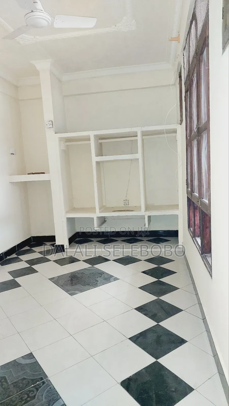Showroom Display Na Flat 4sale Together