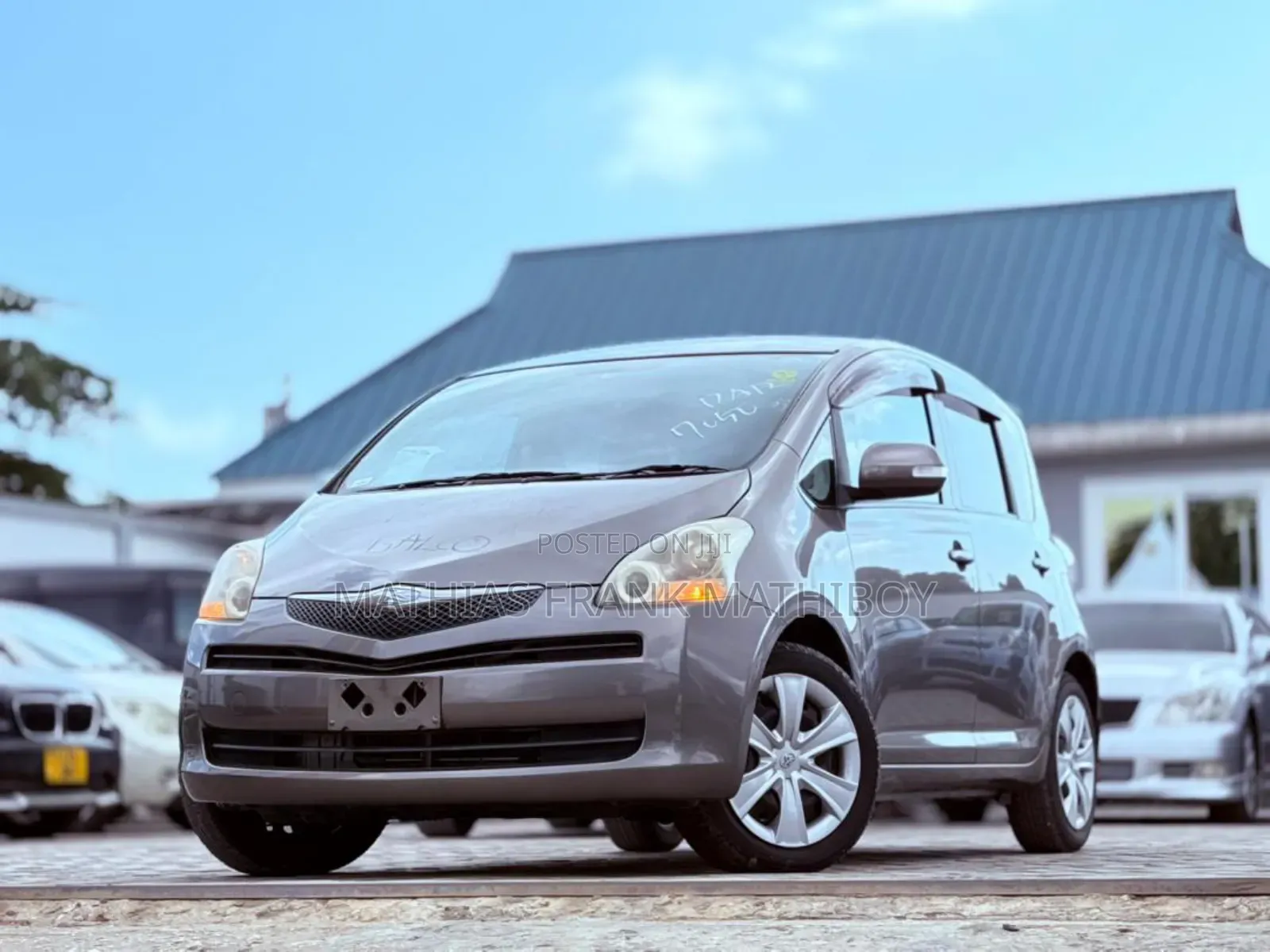 Toyota Ractis 2009 Gray