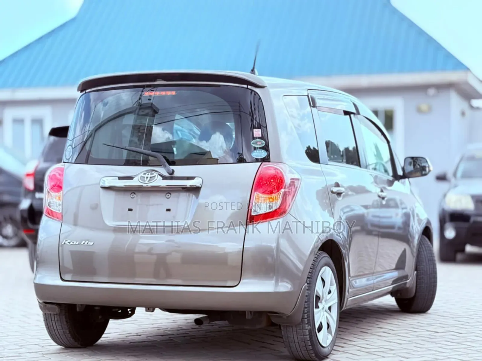 Toyota Ractis 2009 Gray