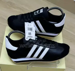 Adidas Country