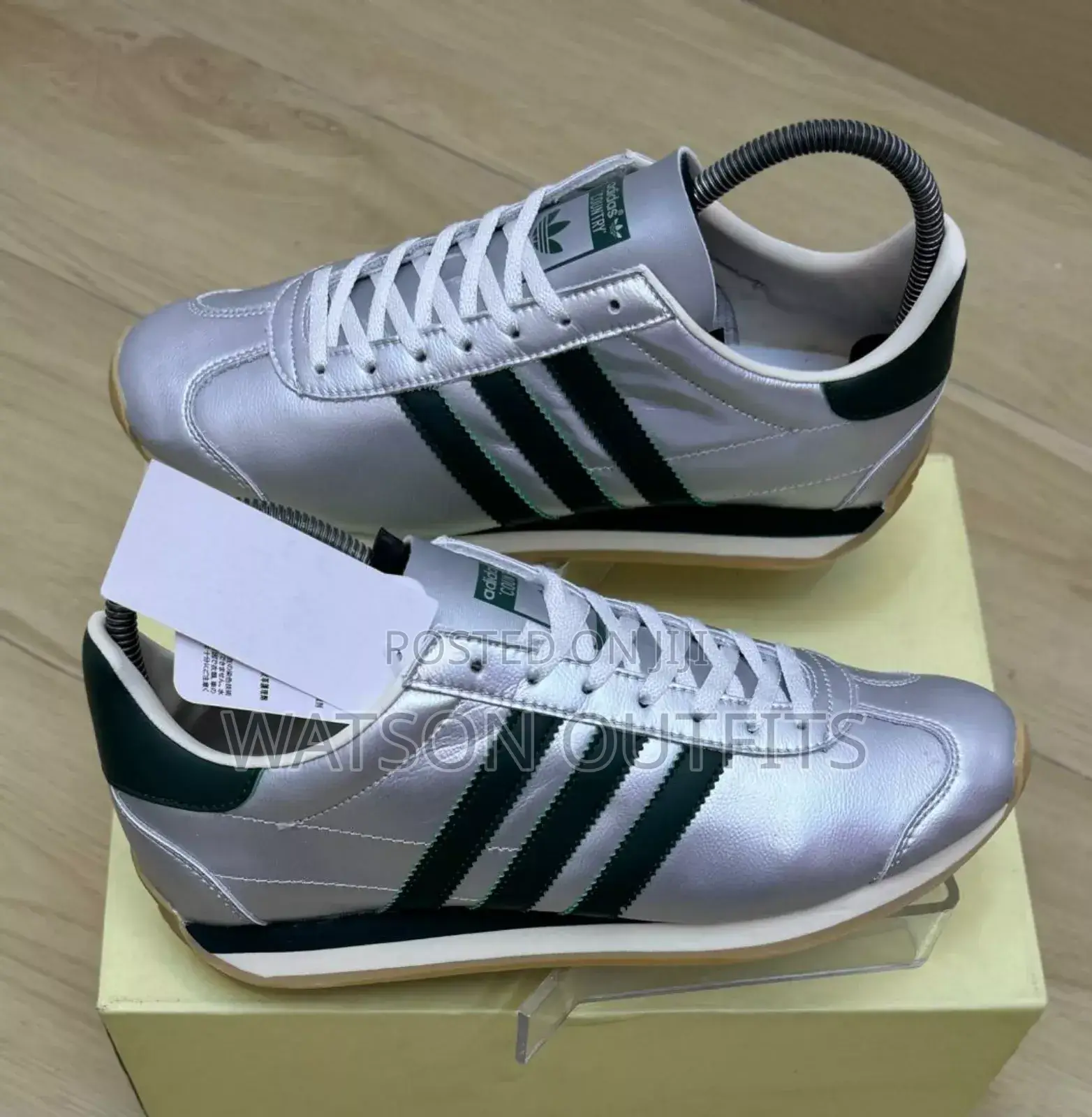 Adidas Country