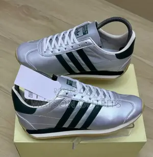 Adidas Country