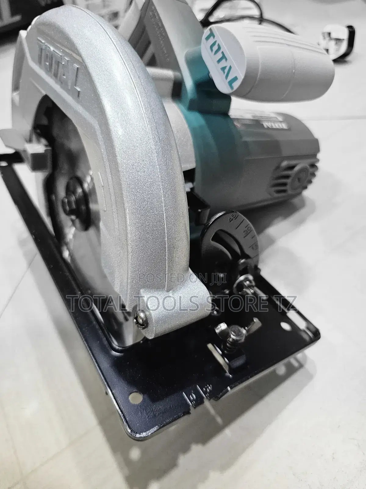 Total Circular Saw 1400w