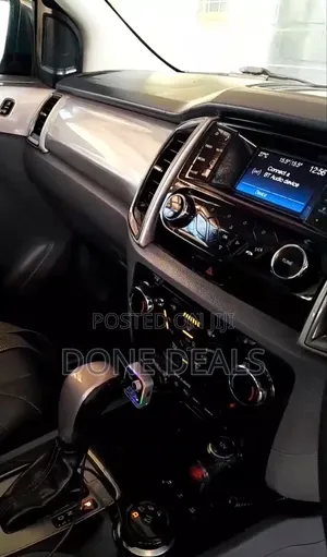 Ford Everest 2017 Gray