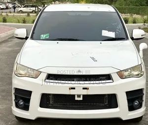 Mitsubishi Outlander 2011 White