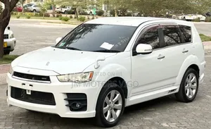 Mitsubishi Outlander 2011 White