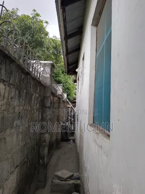 4bdrm Apartment in Tanzania Daresalaam, Ilala for sale