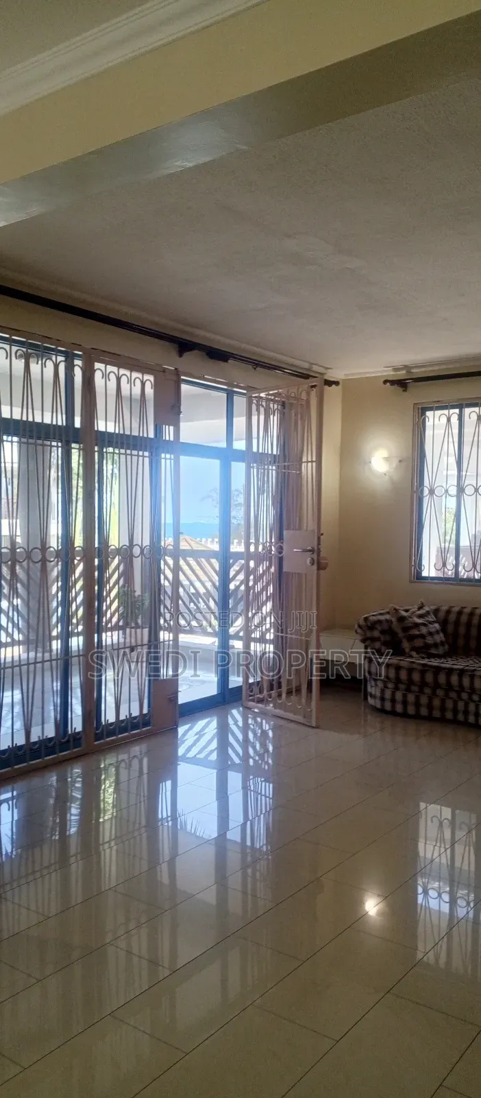 3bdrm Maisonette in Swedi Property, Oyster Bay for rent
