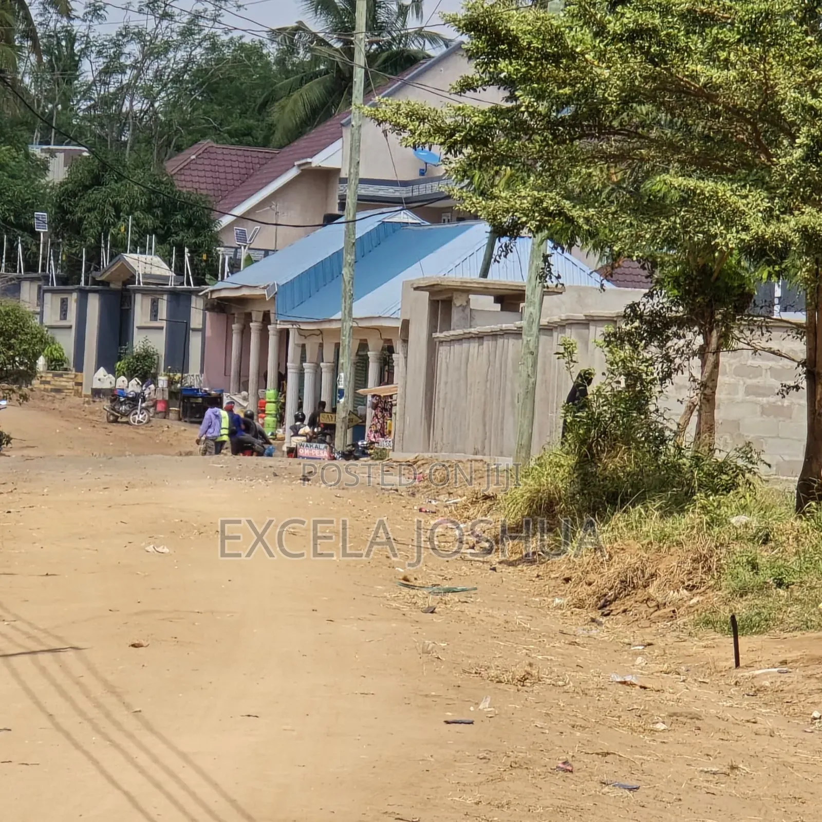 Kiwanja Cha SQM 12690 Kina Hati Ya Shule, Kiko Goba Majengo