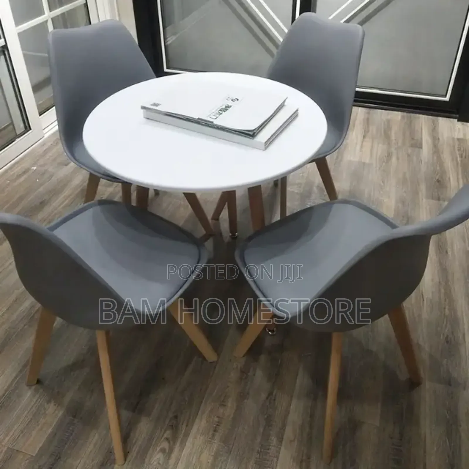 Classic Table and 4 Chairs